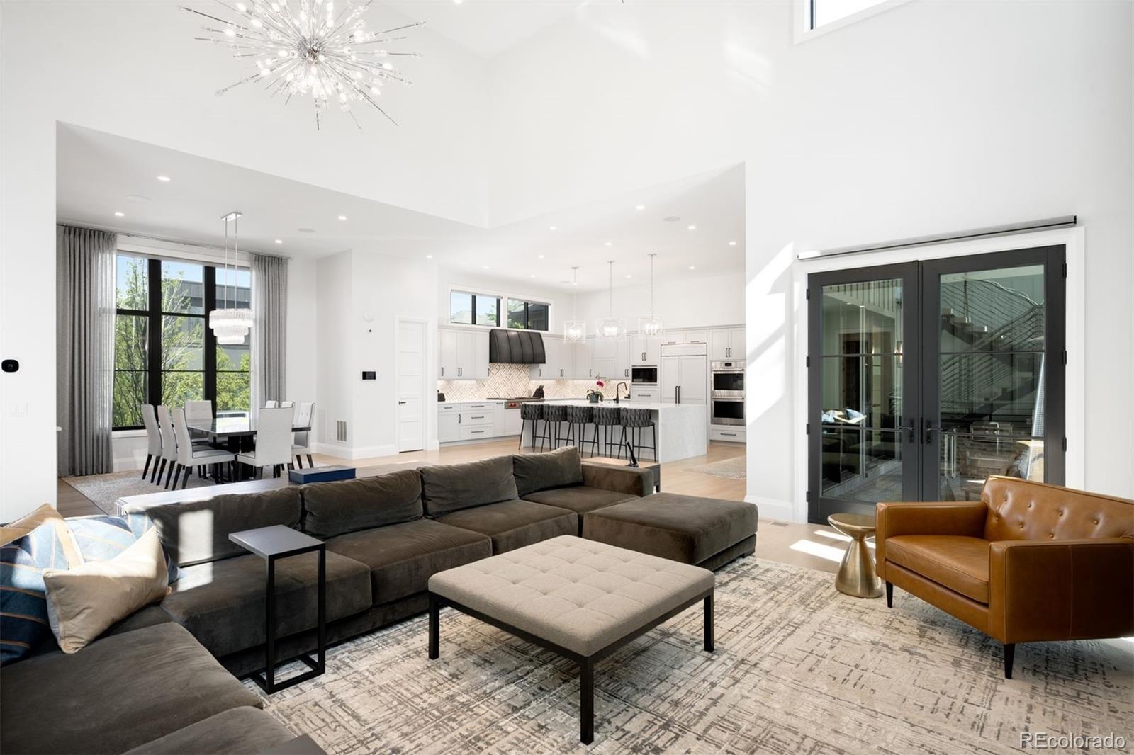 2821 E Cedar Avenue Unit: 2