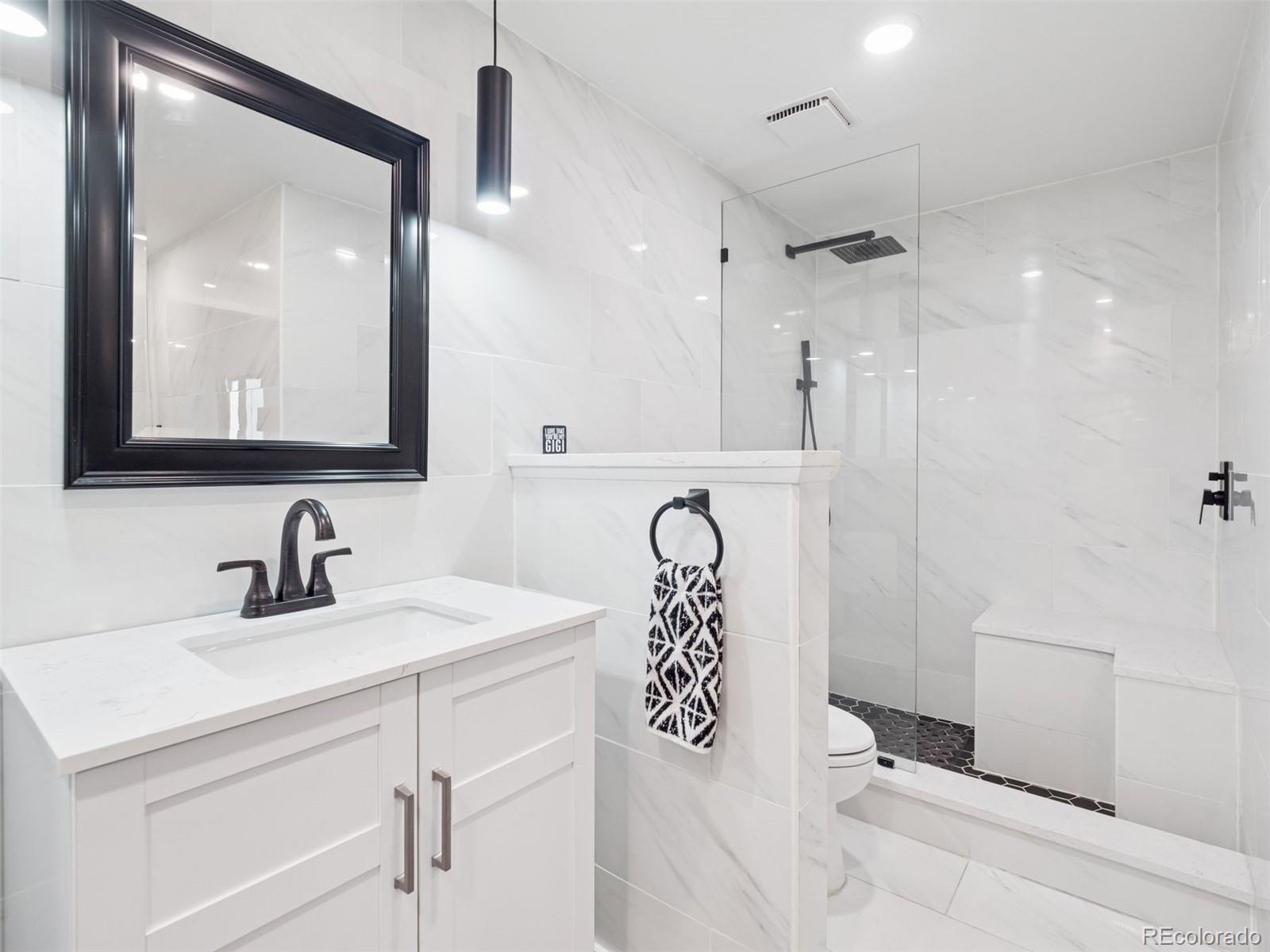 800 N Pearl Street Unit: 1203