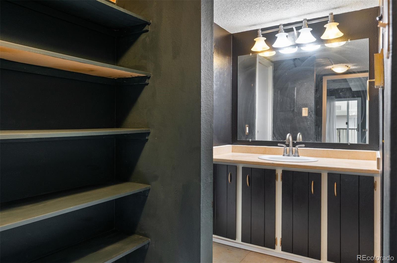 8060 E Girard Avenue Unit: 913