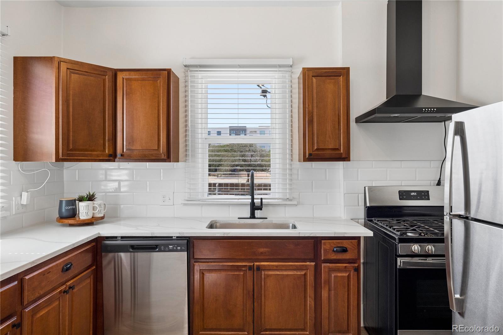 20 E 4th Avenue