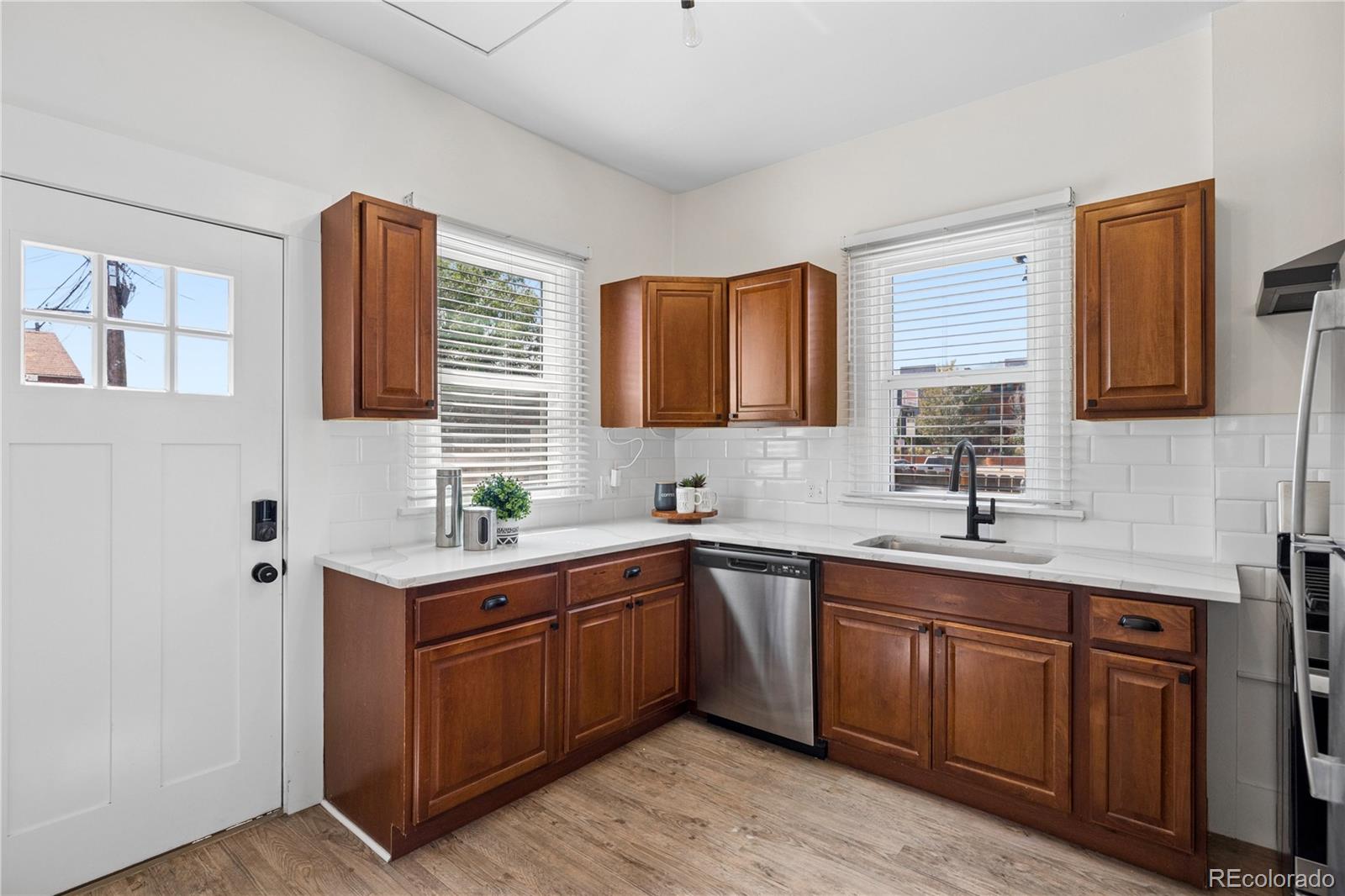 20 E 4th Avenue