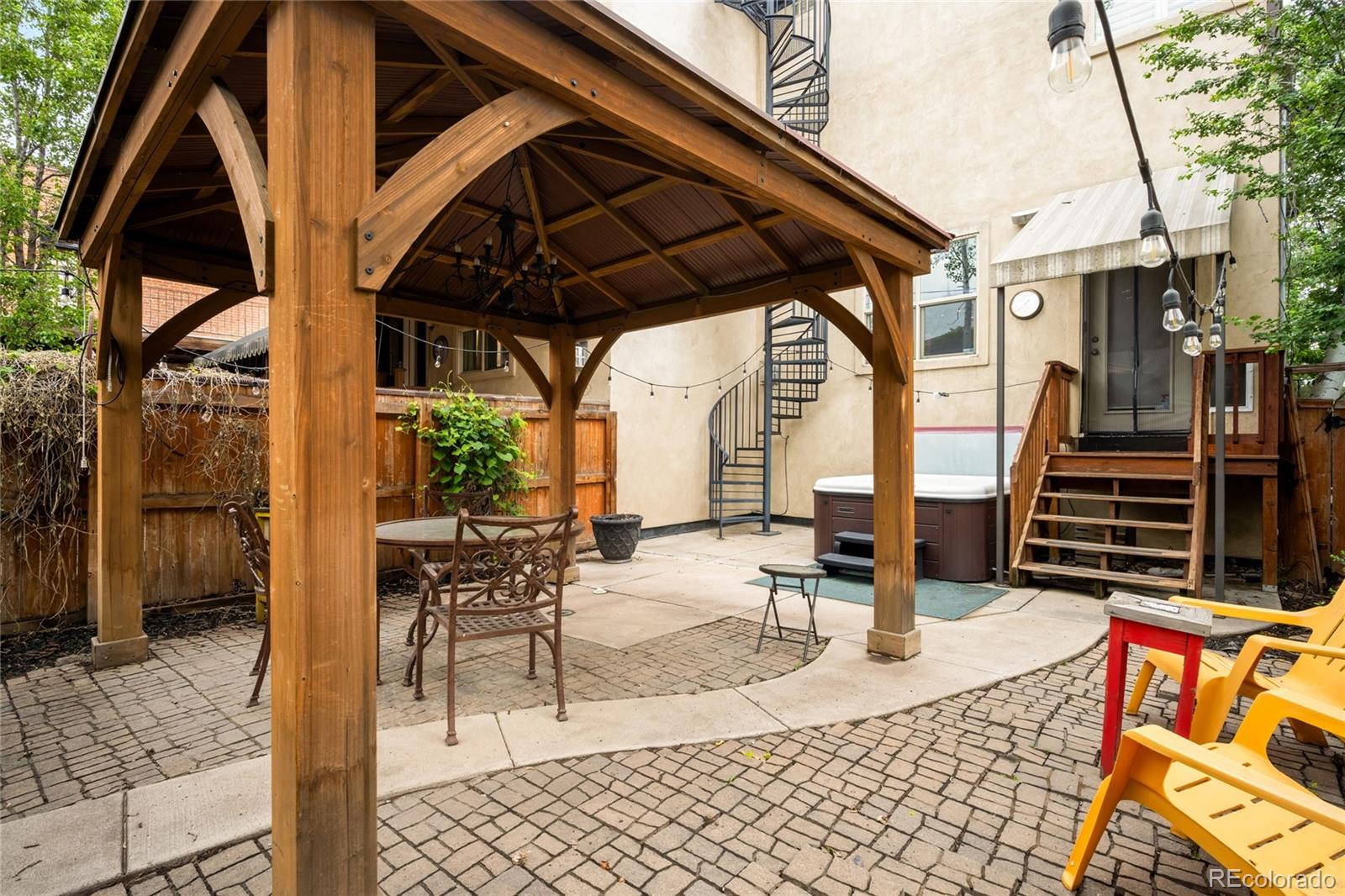 2527 Tremont Place