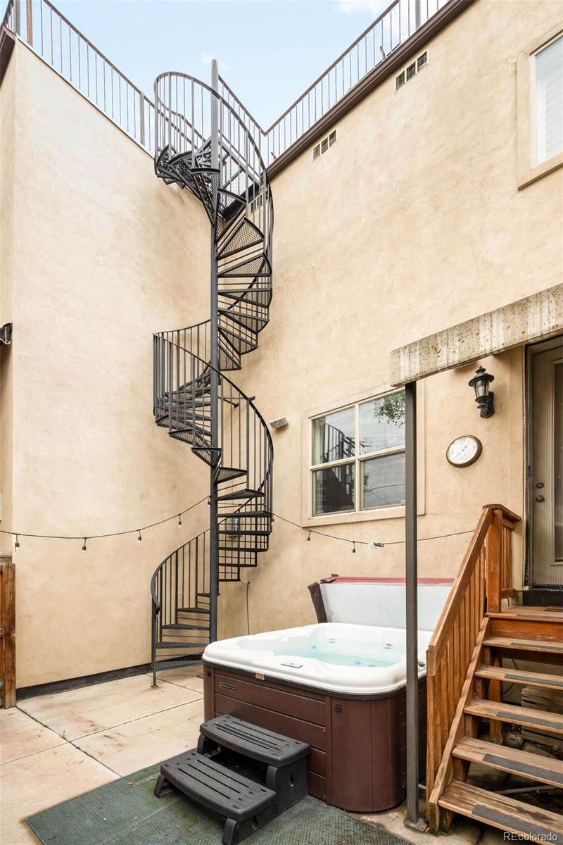 2527 Tremont Place