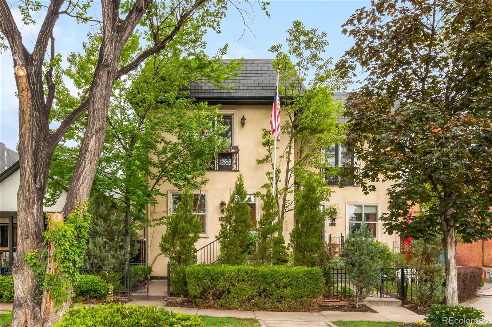 2527 Tremont Place