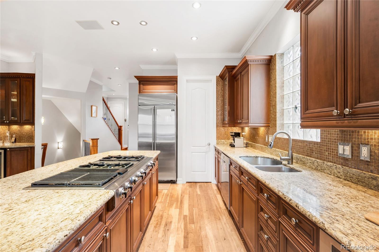 2527 Tremont Place