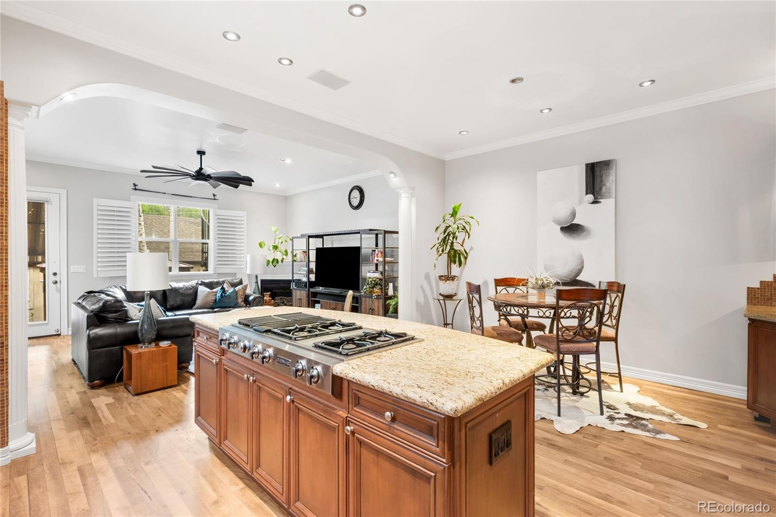 2527 Tremont Place