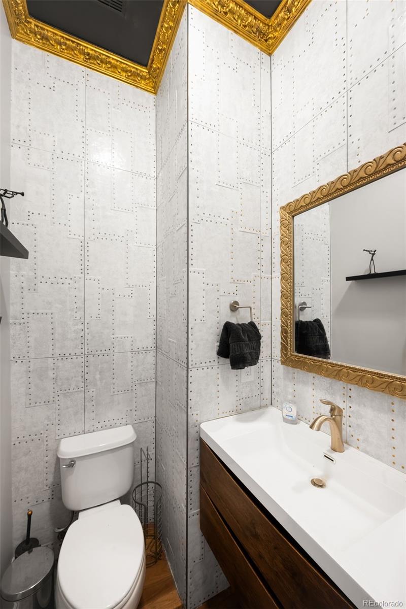 2527 Tremont Place