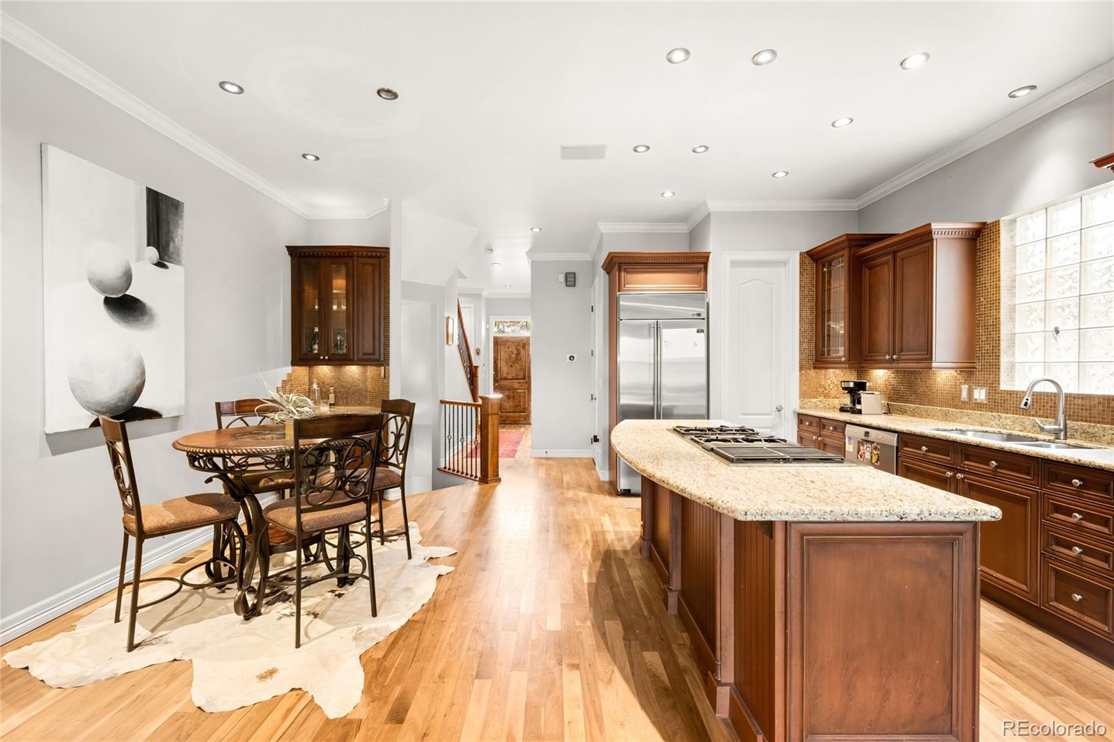 2527 Tremont Place