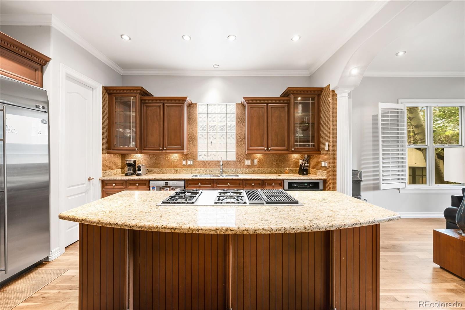 2527 Tremont Place