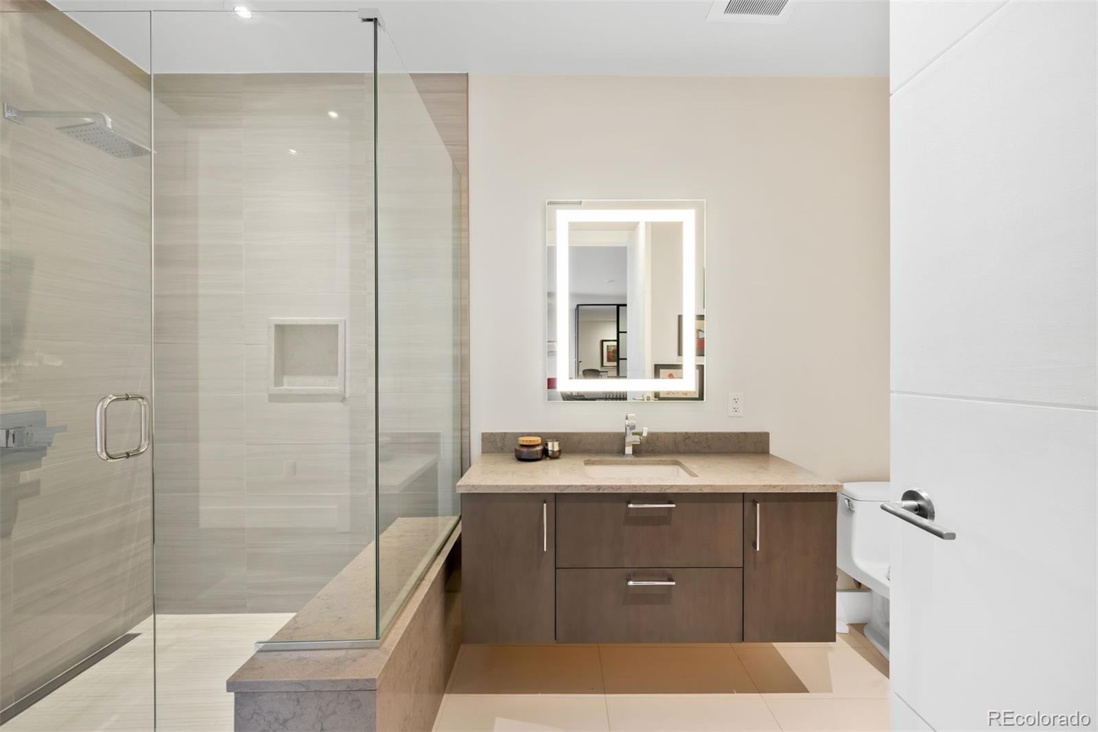 155 Steele Street Unit: 1017