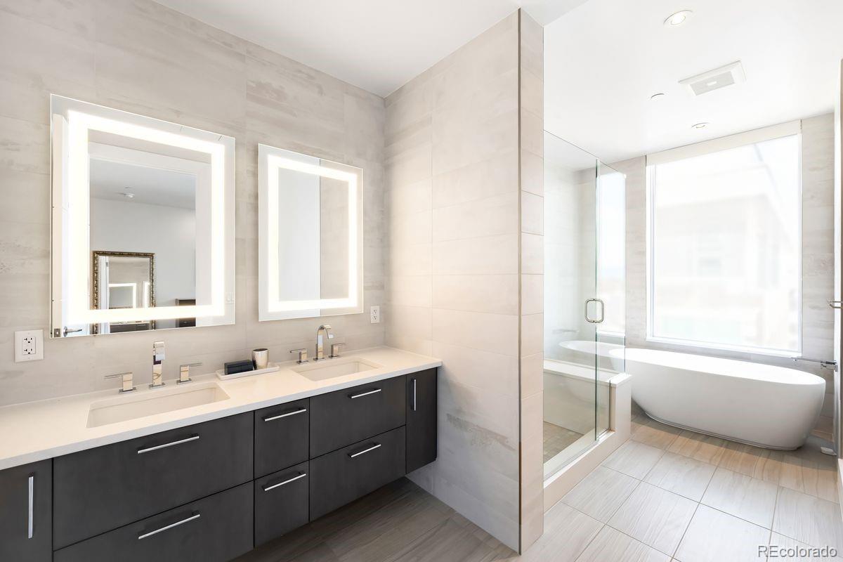 155 Steele Street Unit: 1017