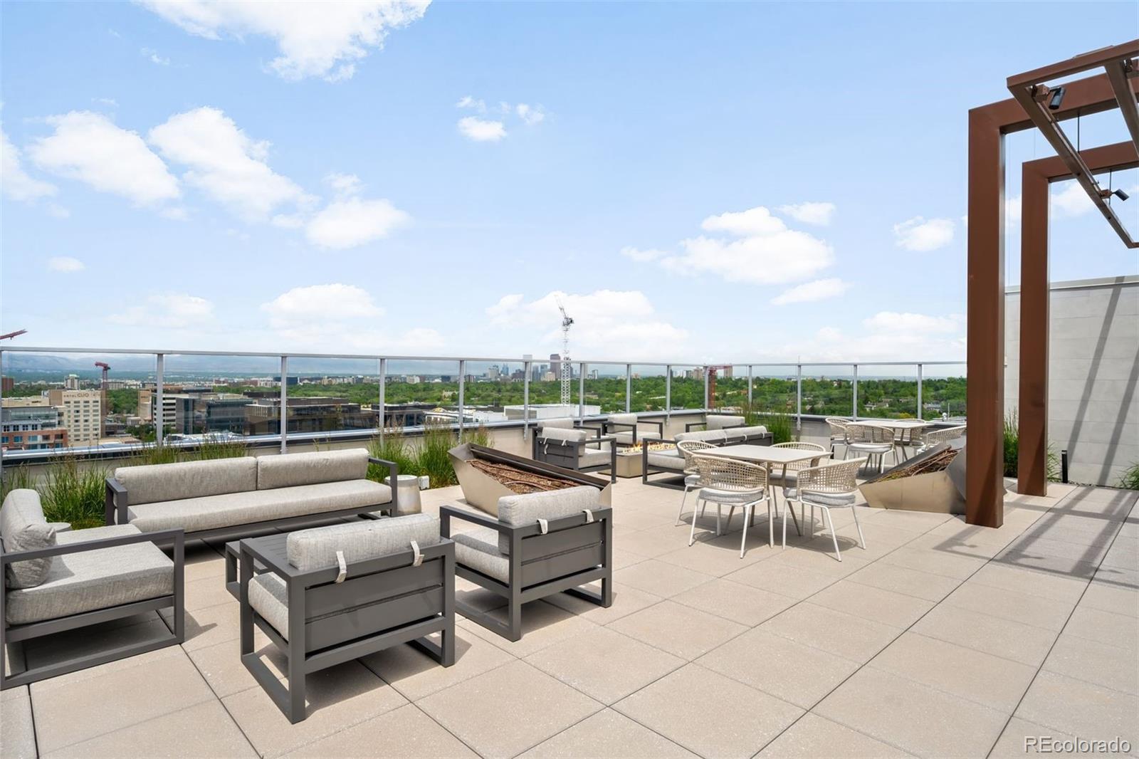 155 Steele Street Unit: 1017