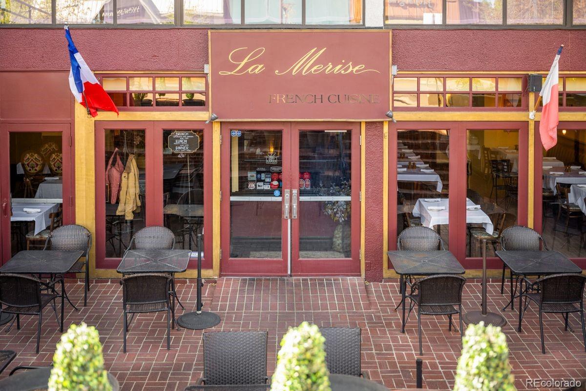155 Steele Street Unit: 1017