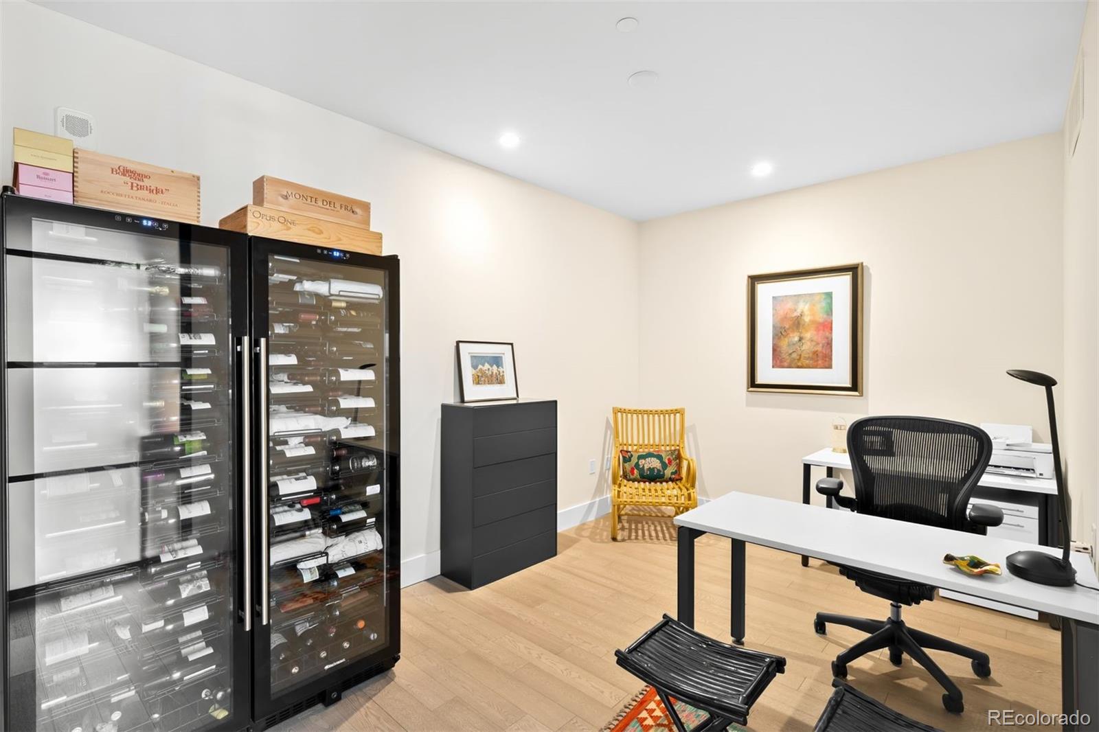 155 Steele Street Unit: 1017