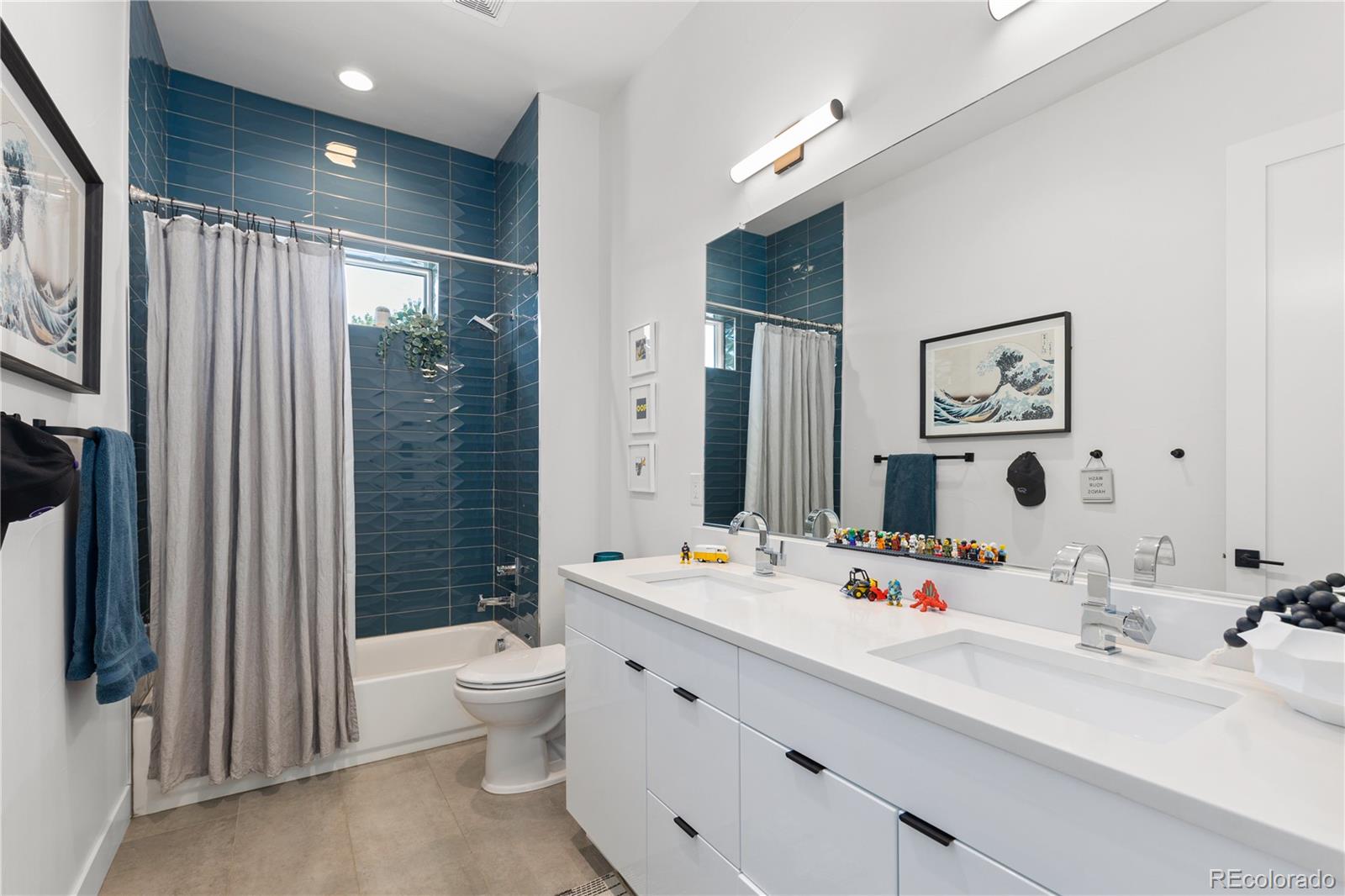 4684 E Dartmouth Avenue