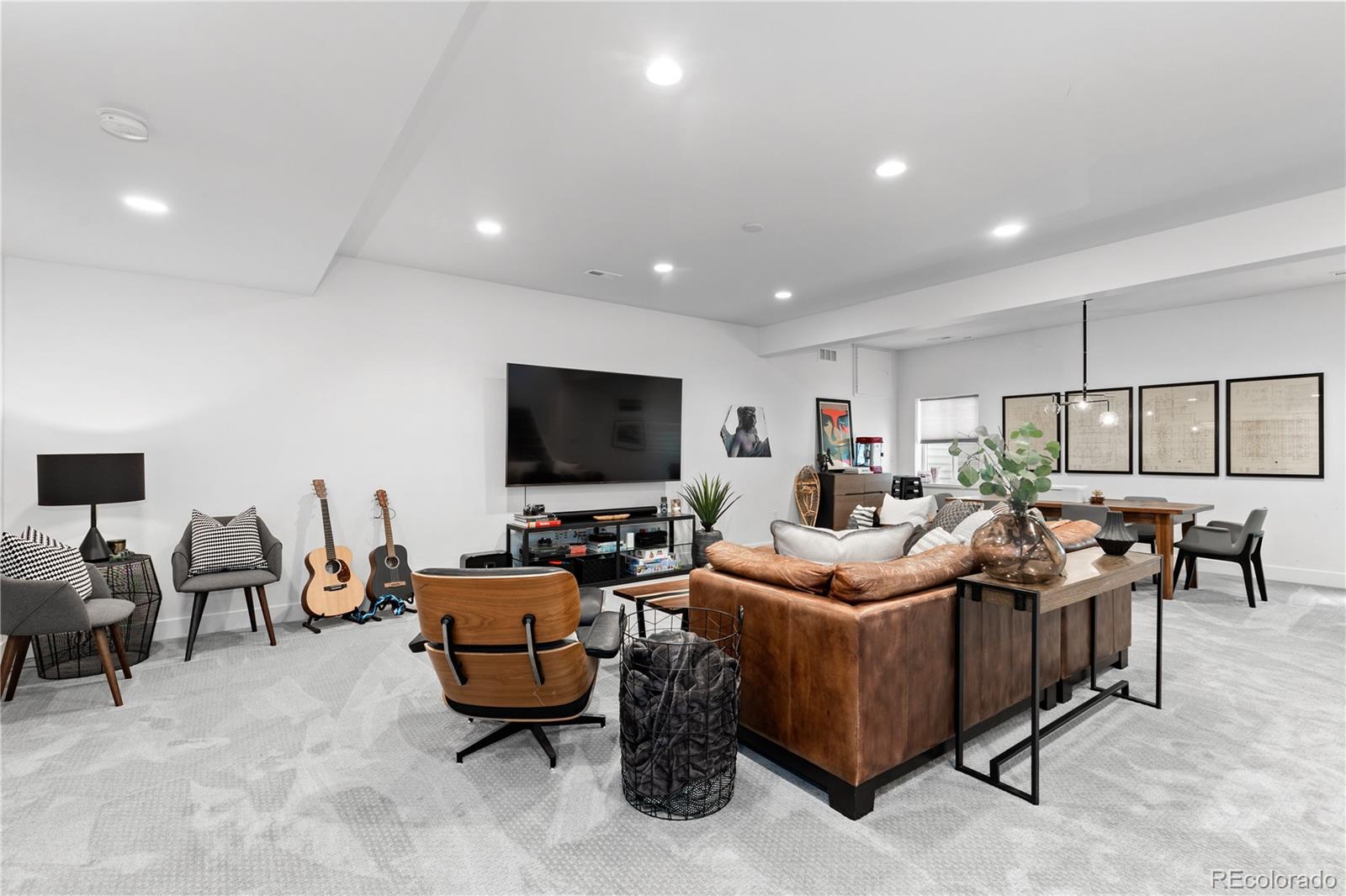 4684 E Dartmouth Avenue