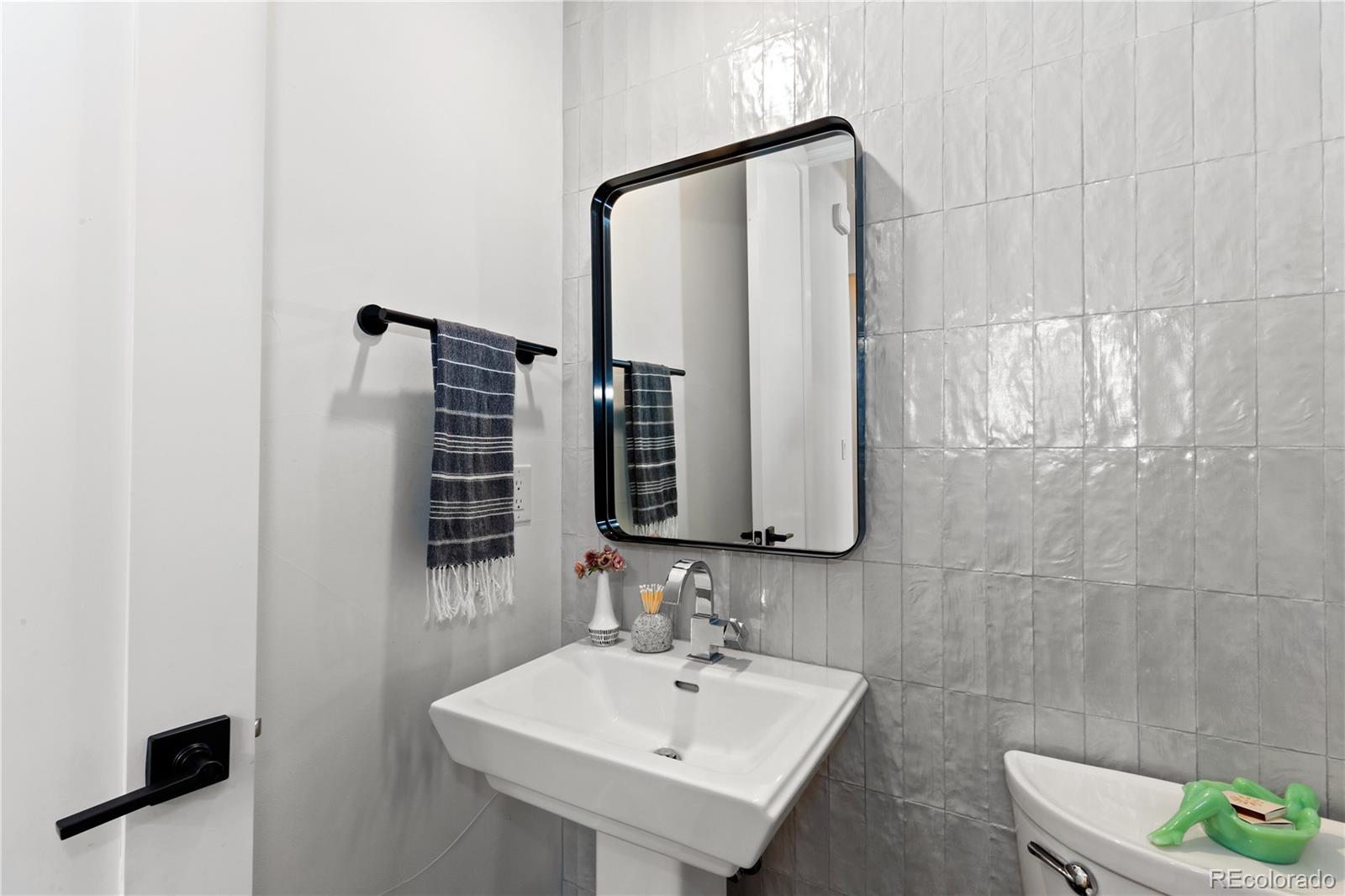 4684 E Dartmouth Avenue