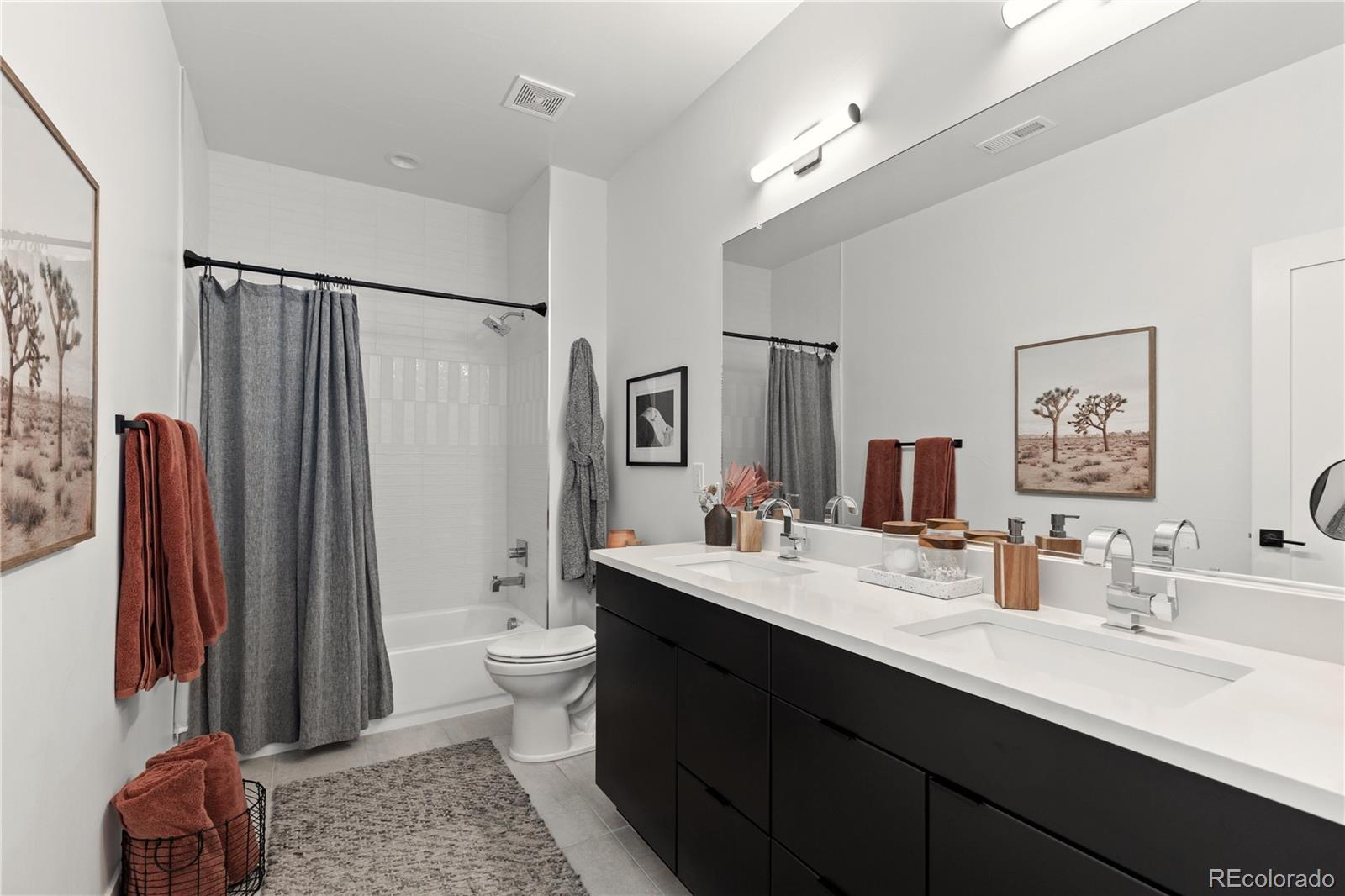 4684 E Dartmouth Avenue