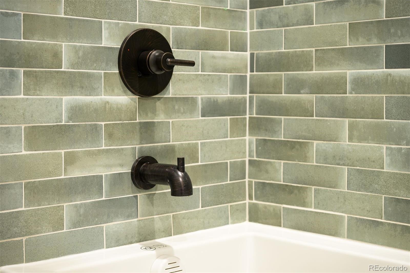 380 Sterling Loop Unit: 2