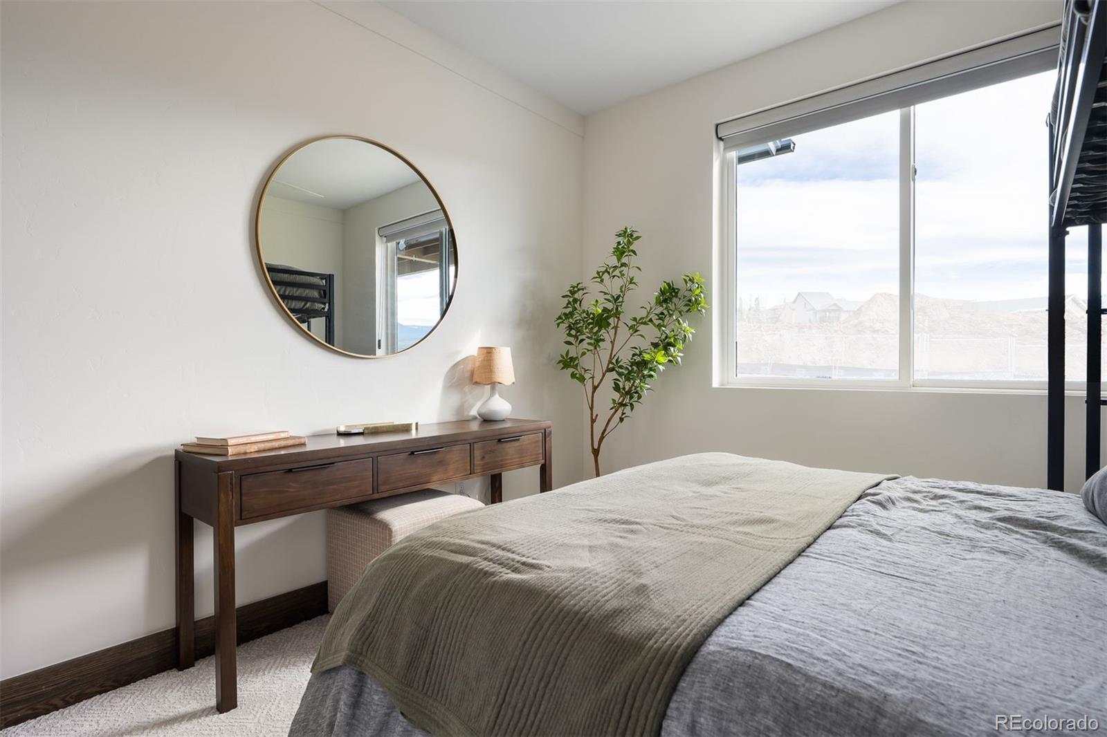 380 Sterling Loop Unit: 2