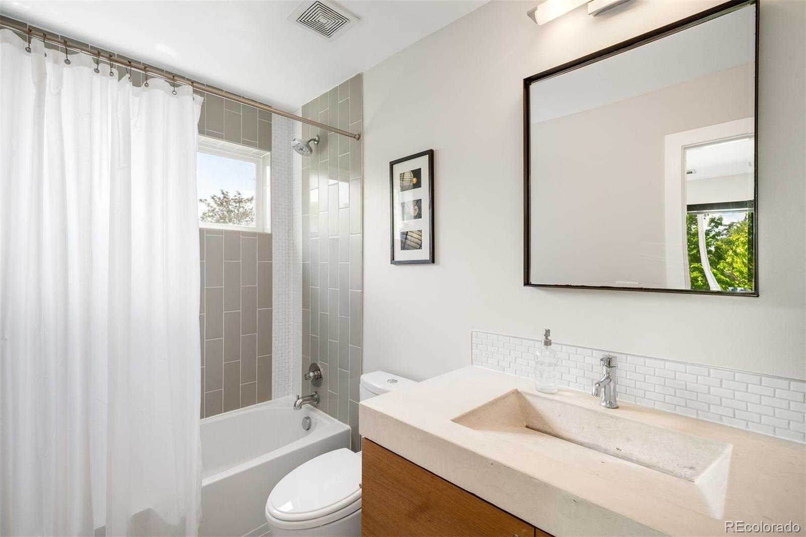 2669 N Cherry Street