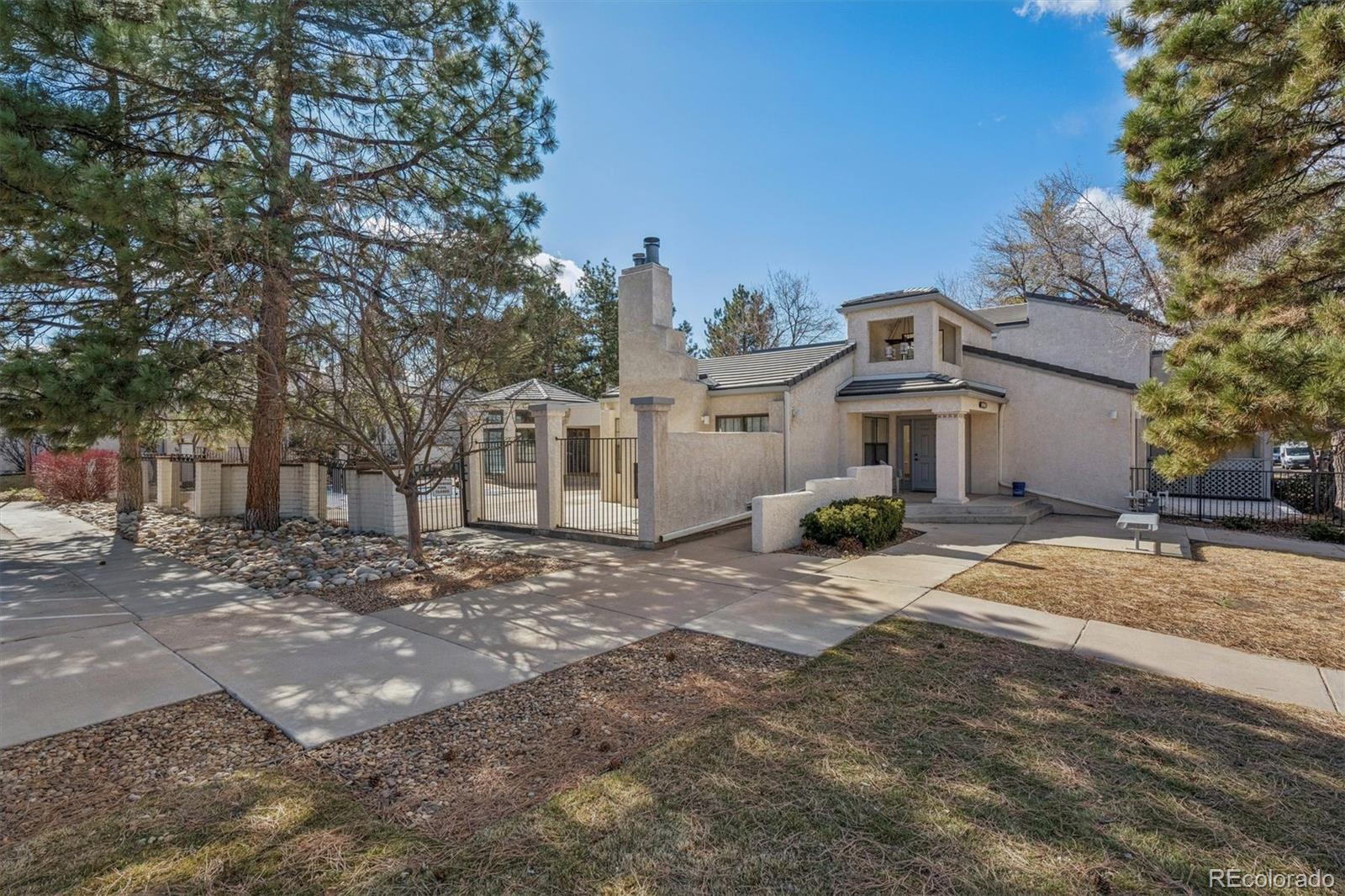 1655 S Syracuse Street