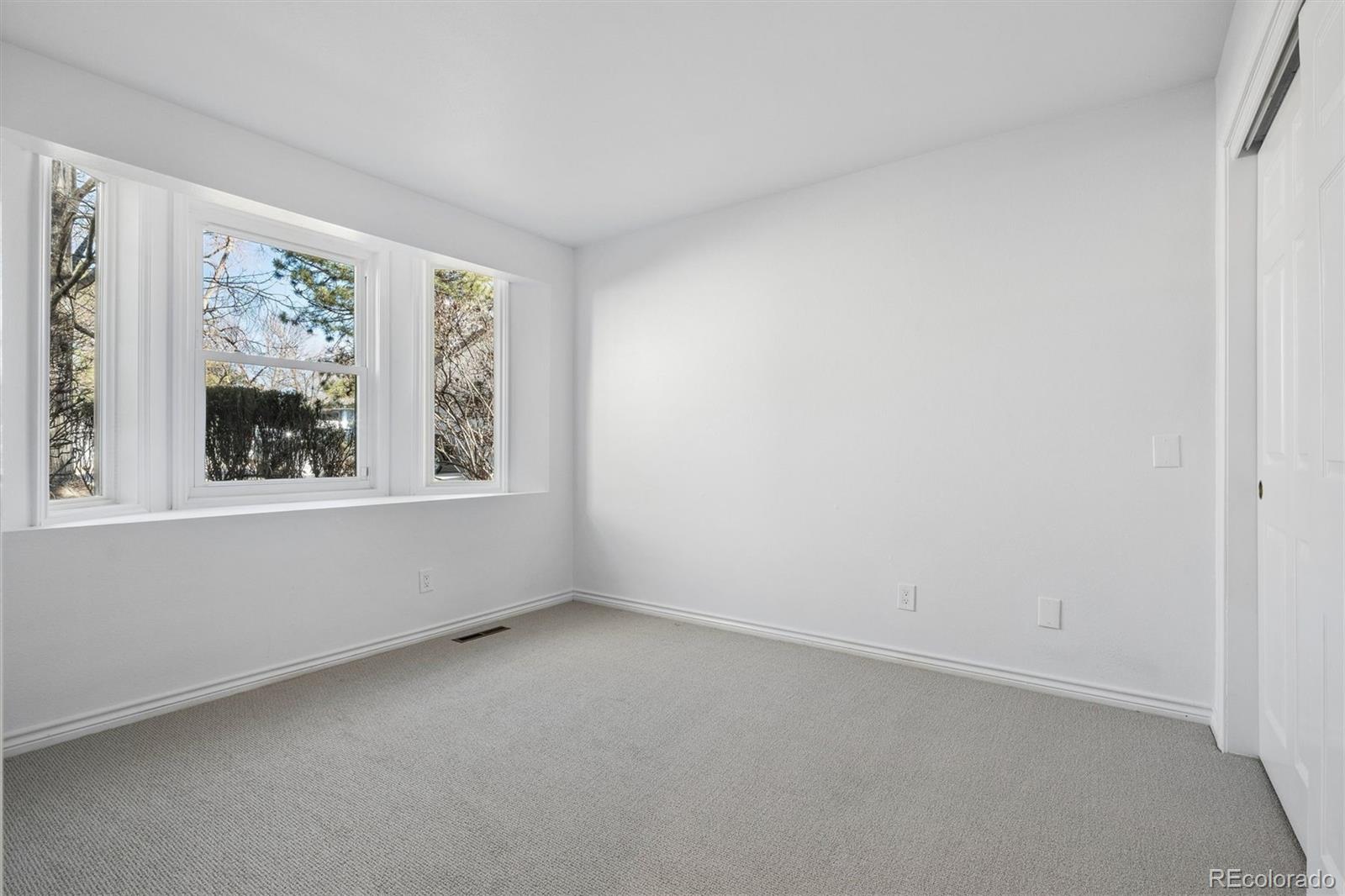 1655 S Syracuse Street