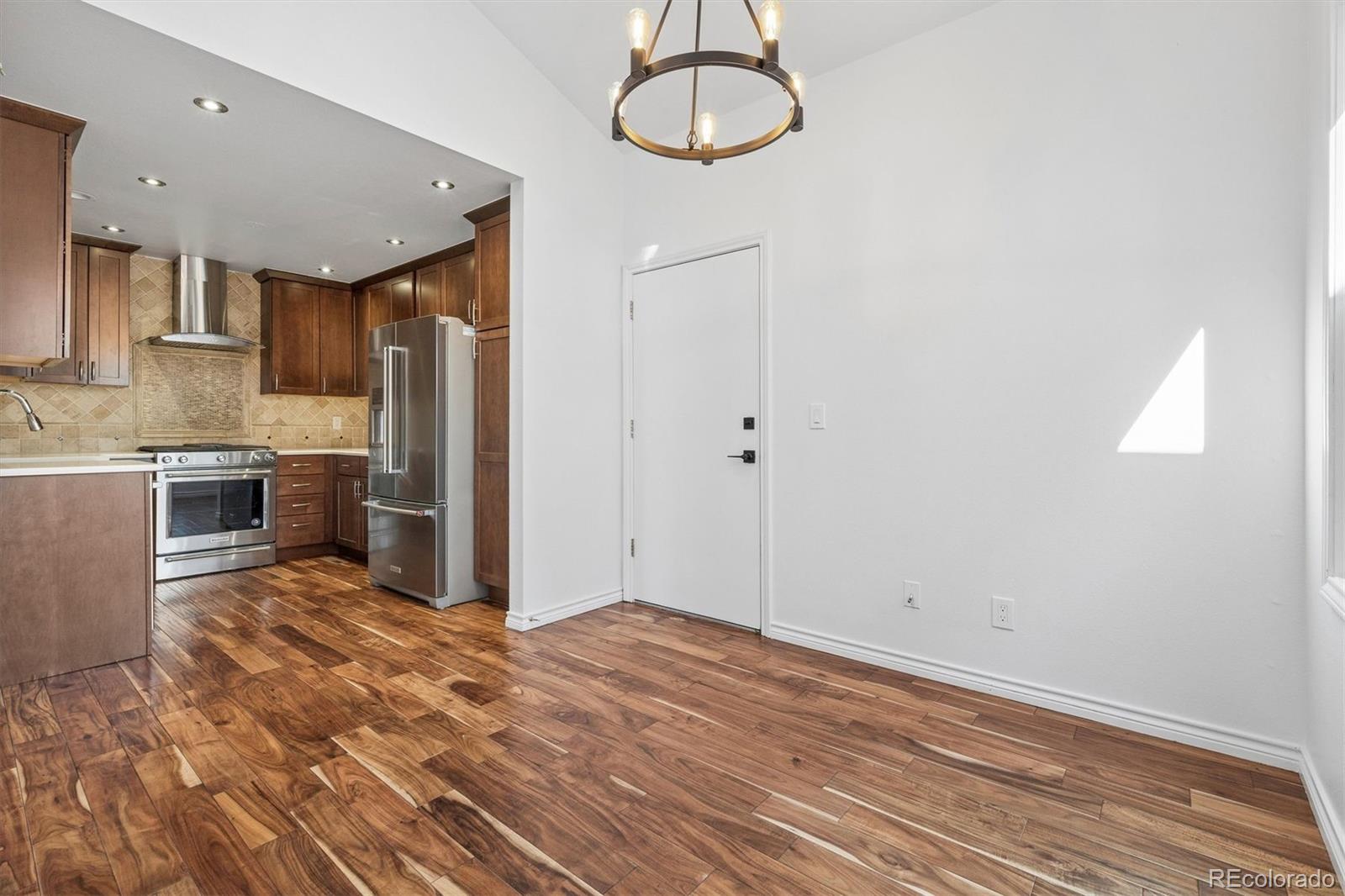 1655 S Syracuse Street