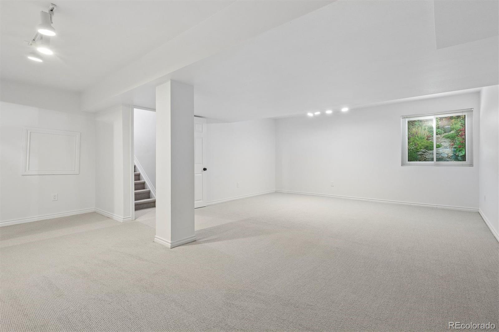 1655 S Syracuse Street