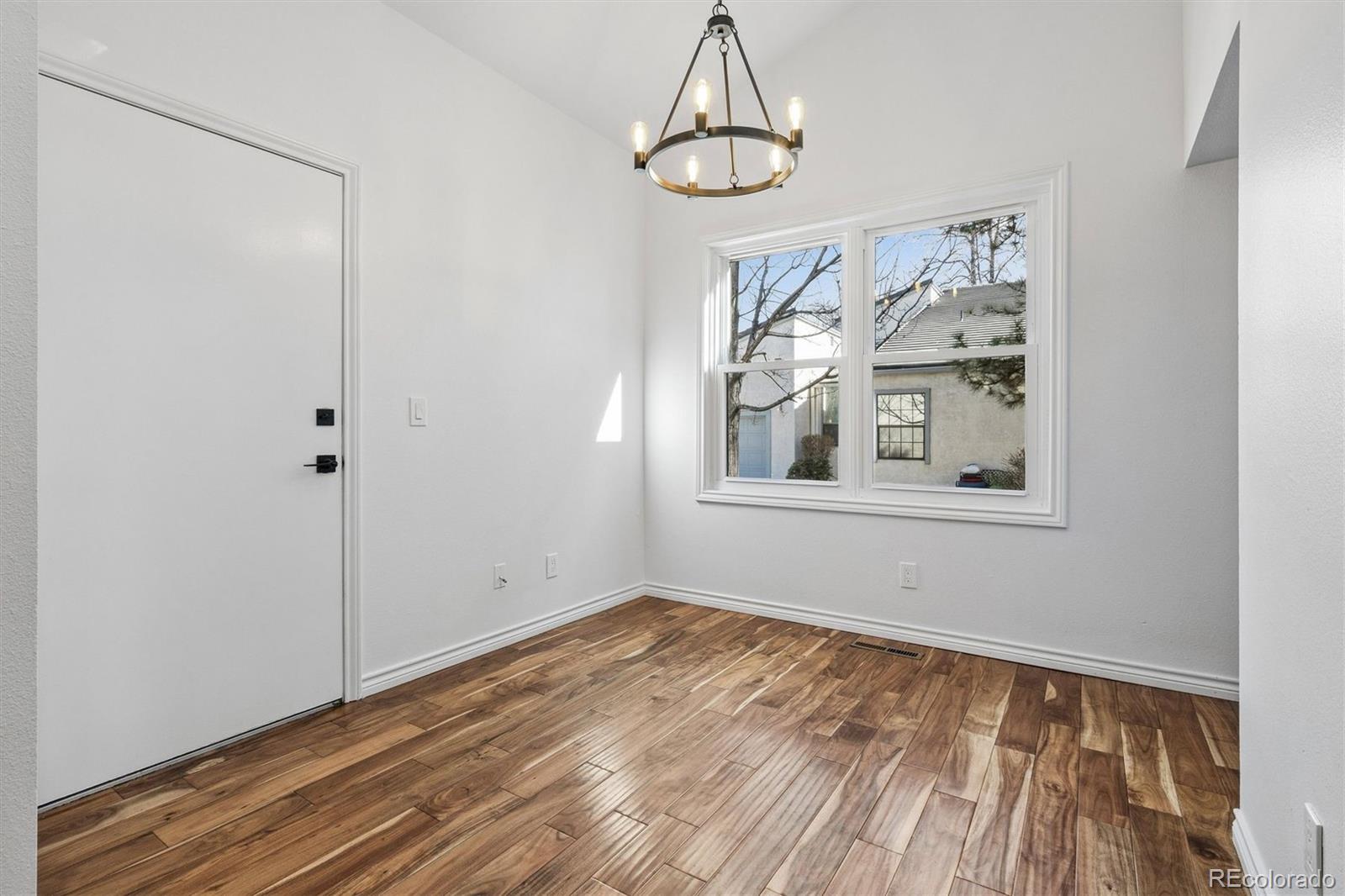 1655 S Syracuse Street