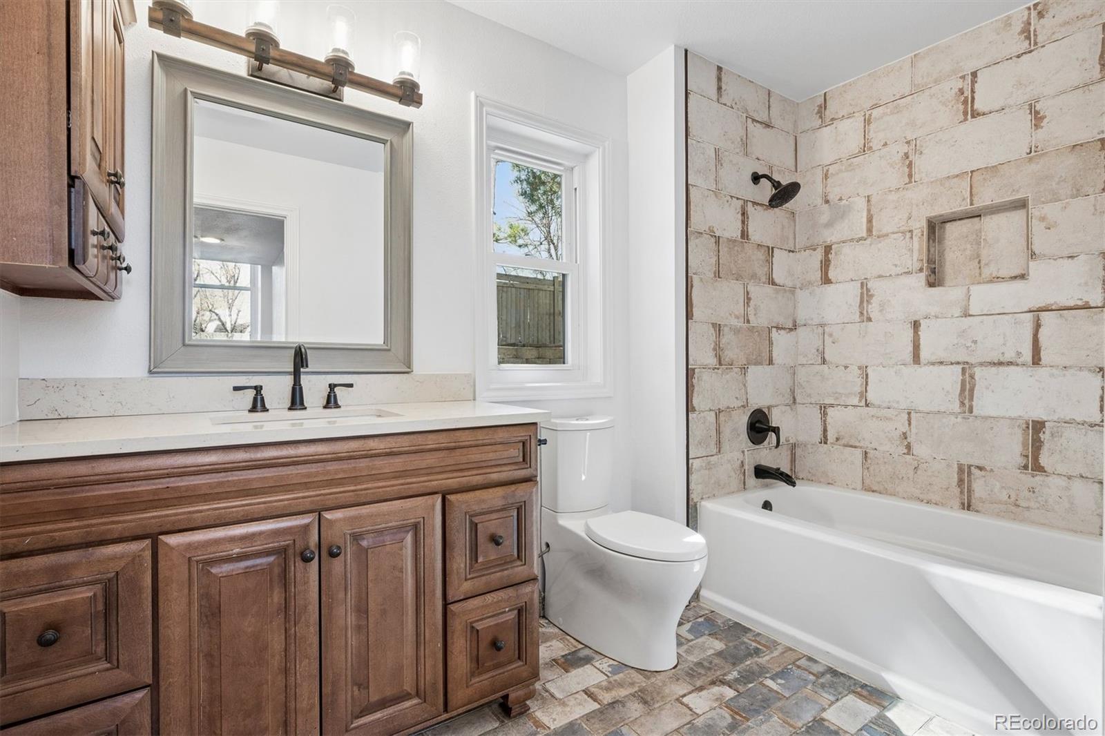 1655 S Syracuse Street