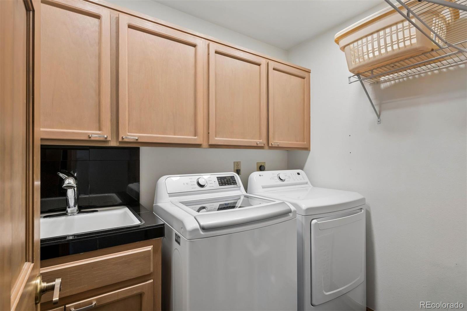 2777 S Elmira Street Unit: 17