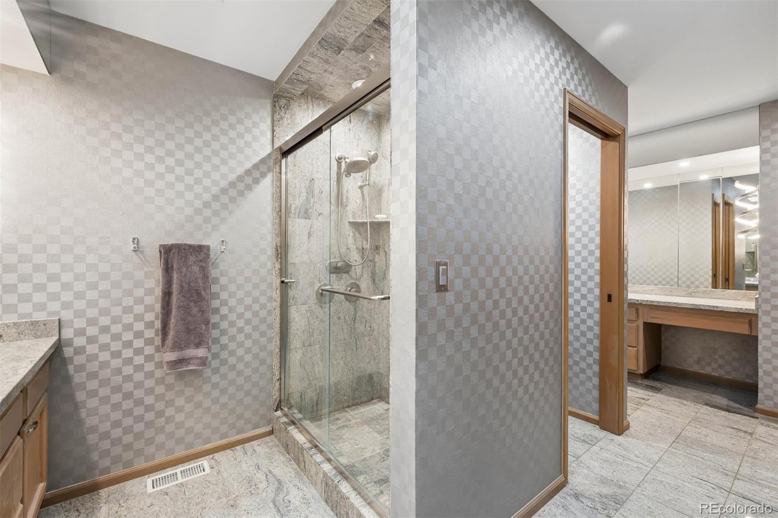 2777 S Elmira Street Unit: 17