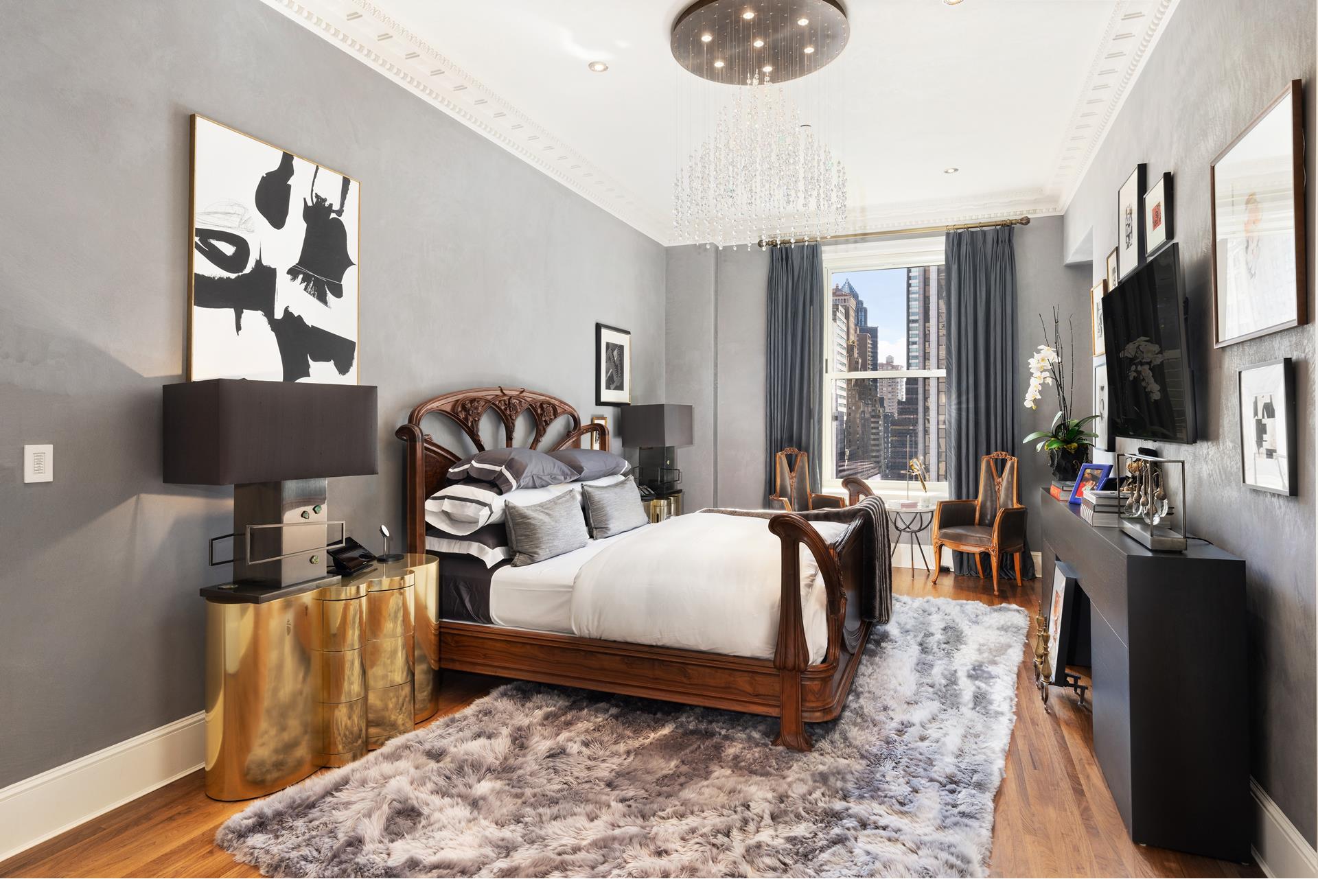 1 CENTRAL Park S 909