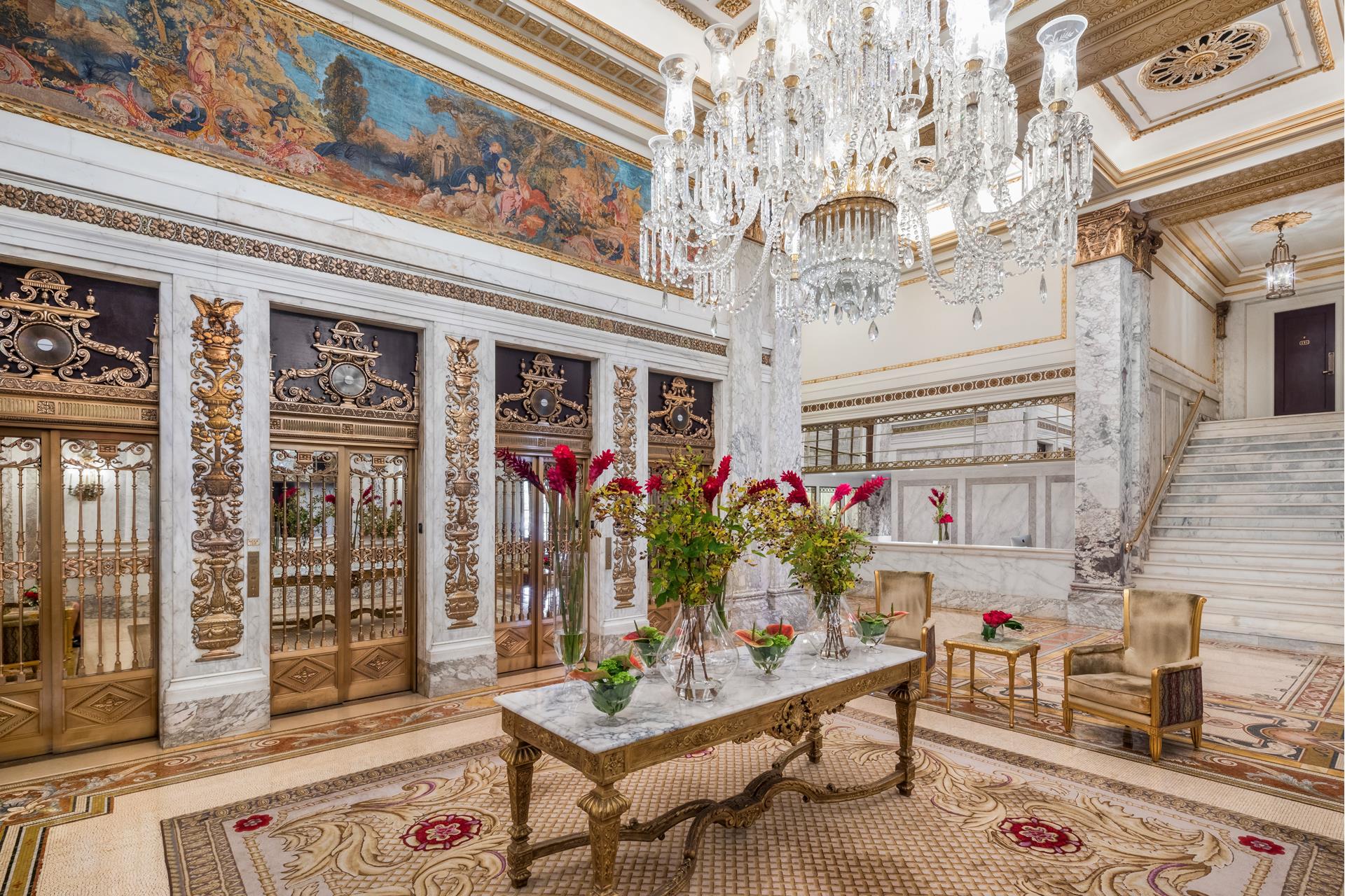 1 CENTRAL Park S 909