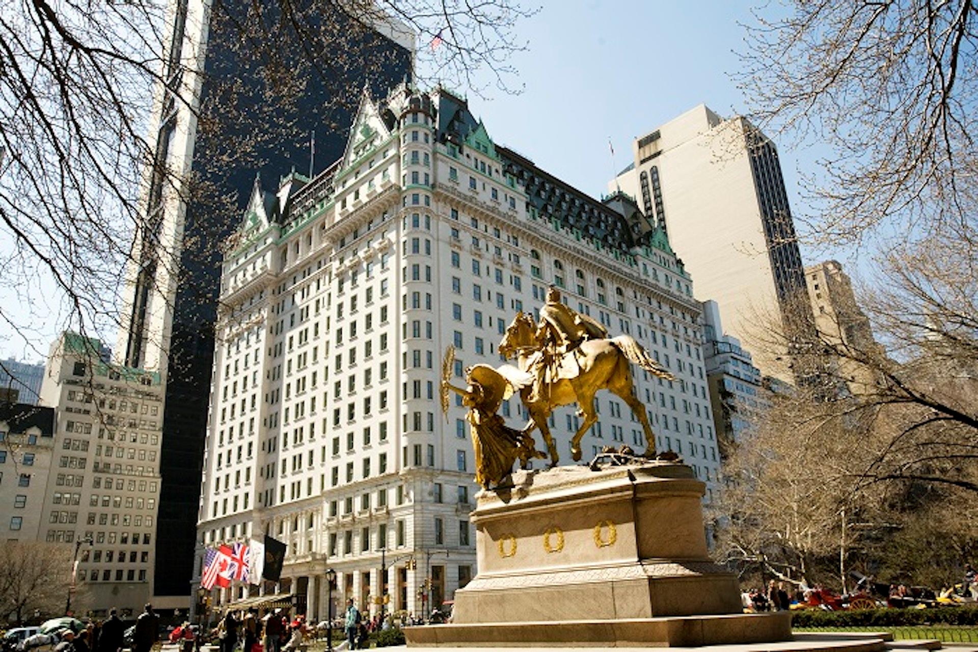 1 CENTRAL Park S 909