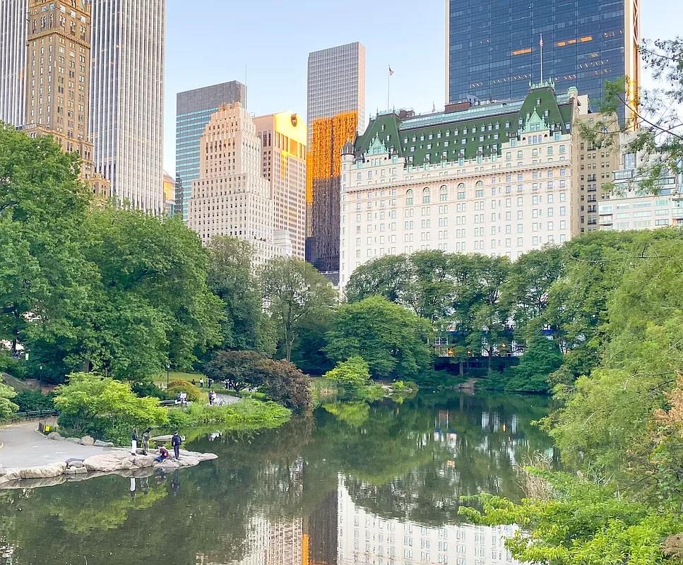 1 CENTRAL Park S 909