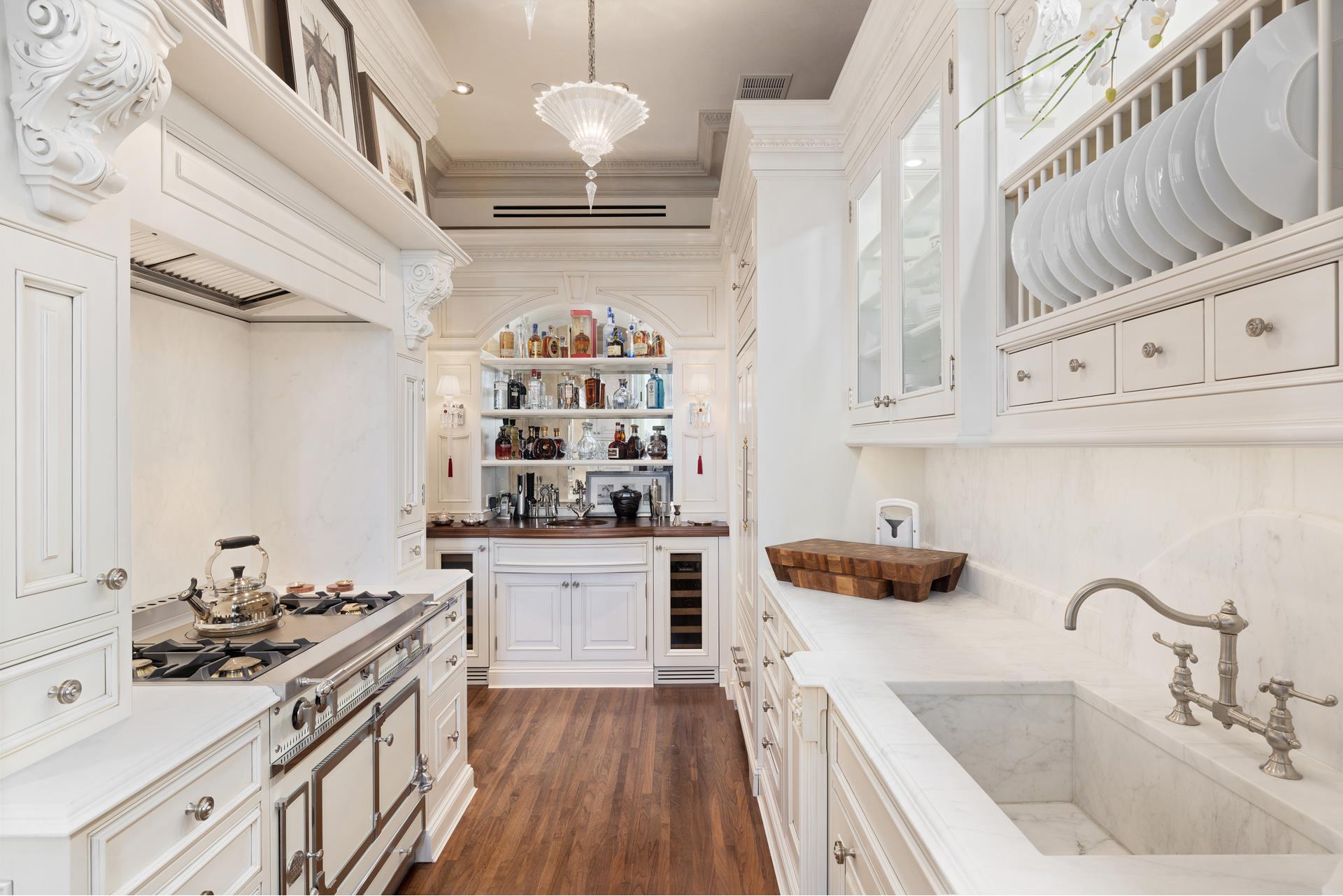 1 CENTRAL Park S 909