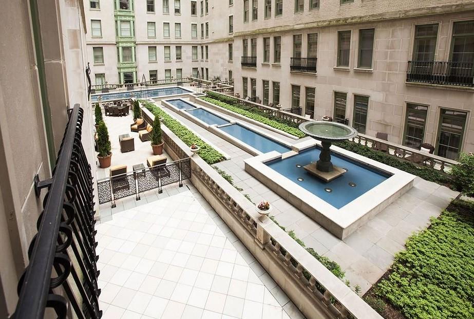 1 CENTRAL Park S 909