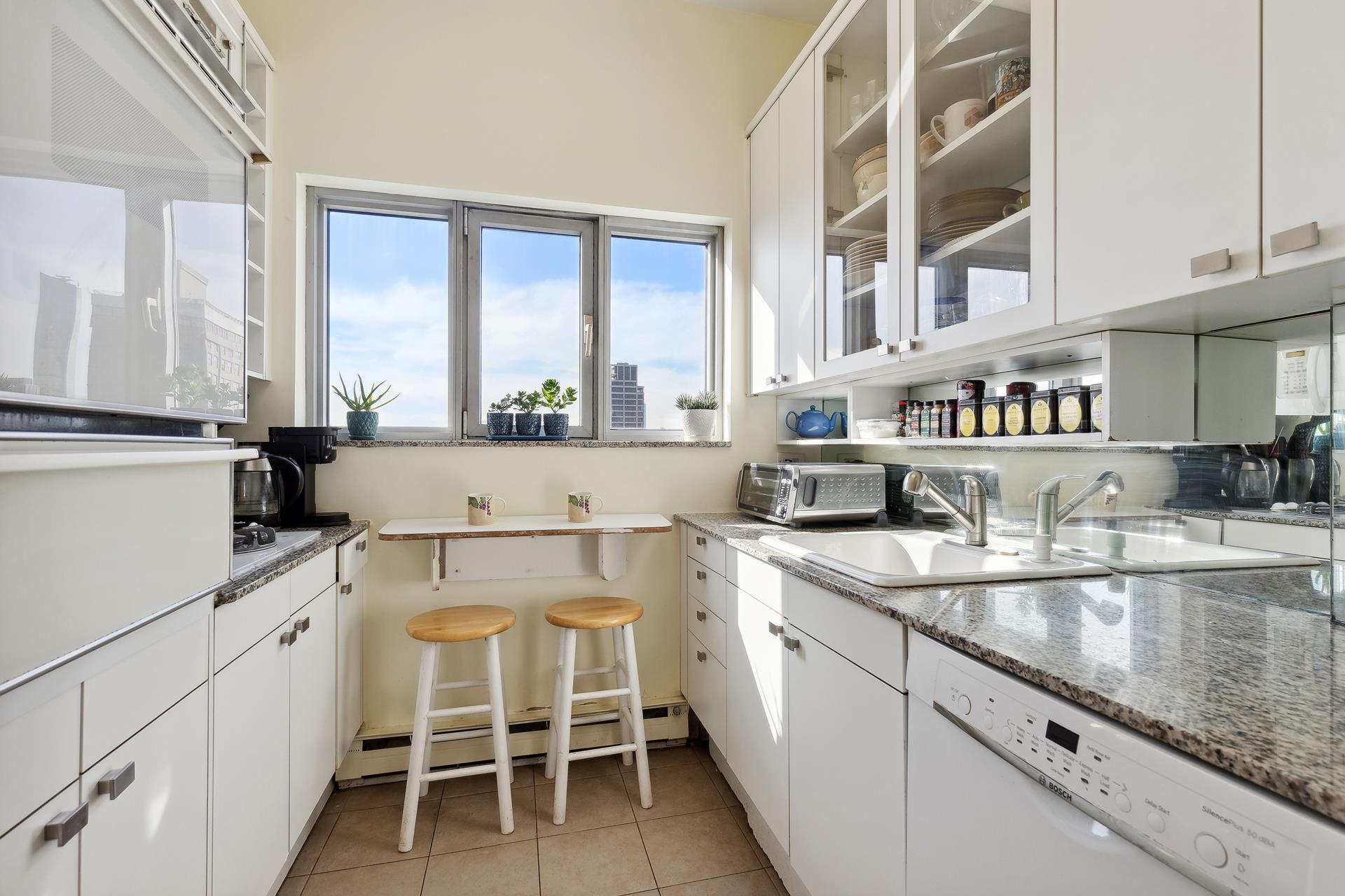 200 E 32ND Street 25B