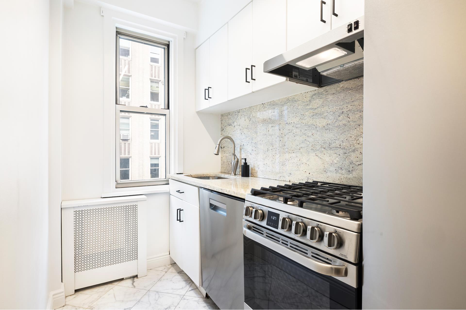 220 MADISON Avenue 11M
