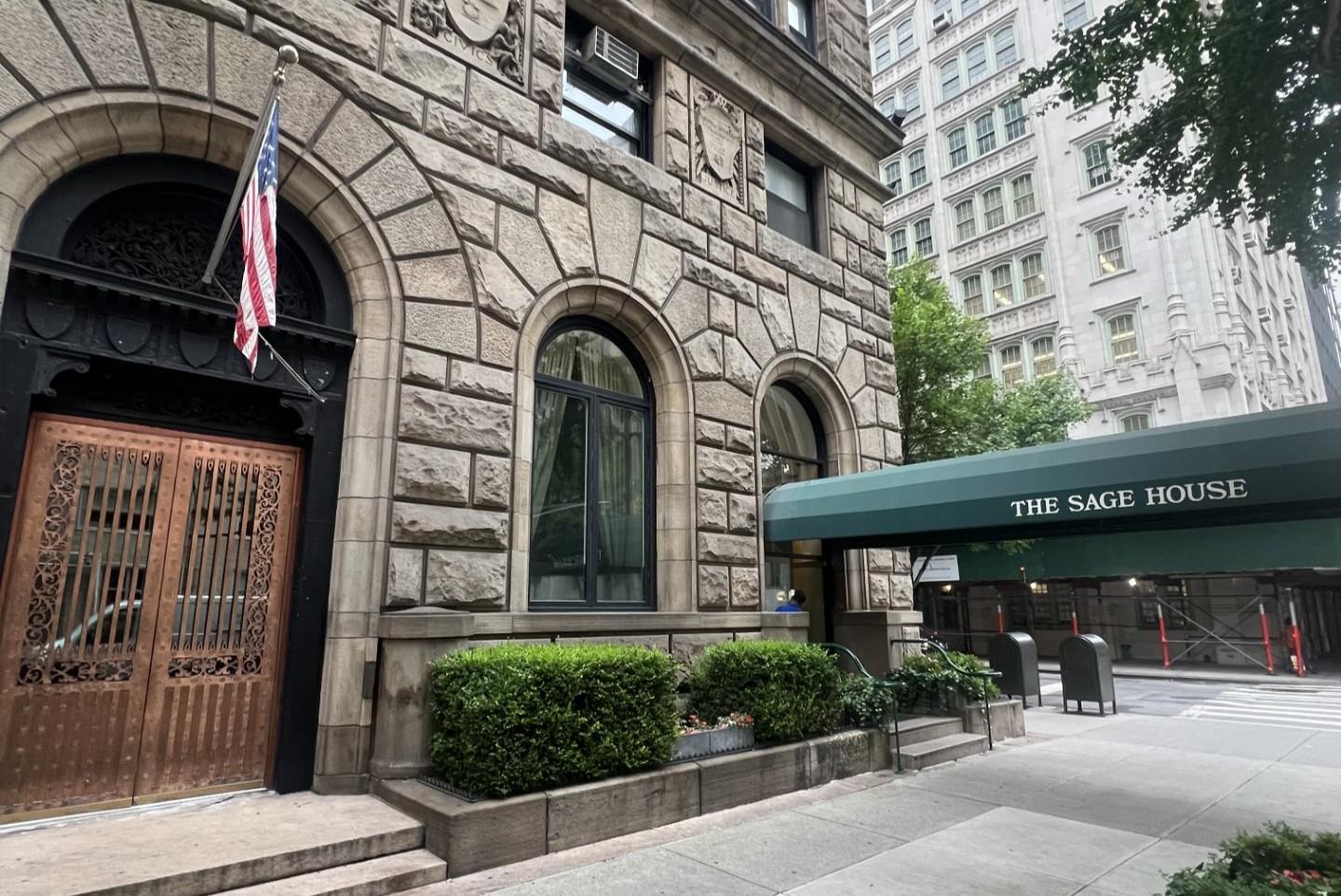 4 LEXINGTON Avenue 2E