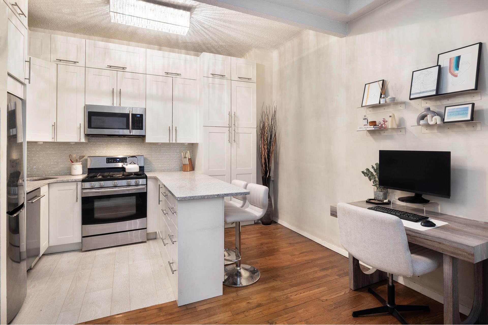 4 LEXINGTON Avenue 2E