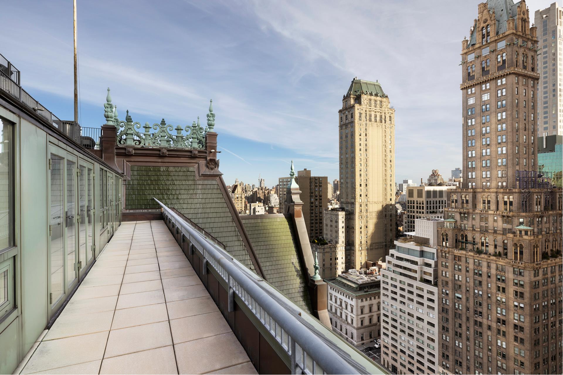 1 CENTRAL Park S PH11