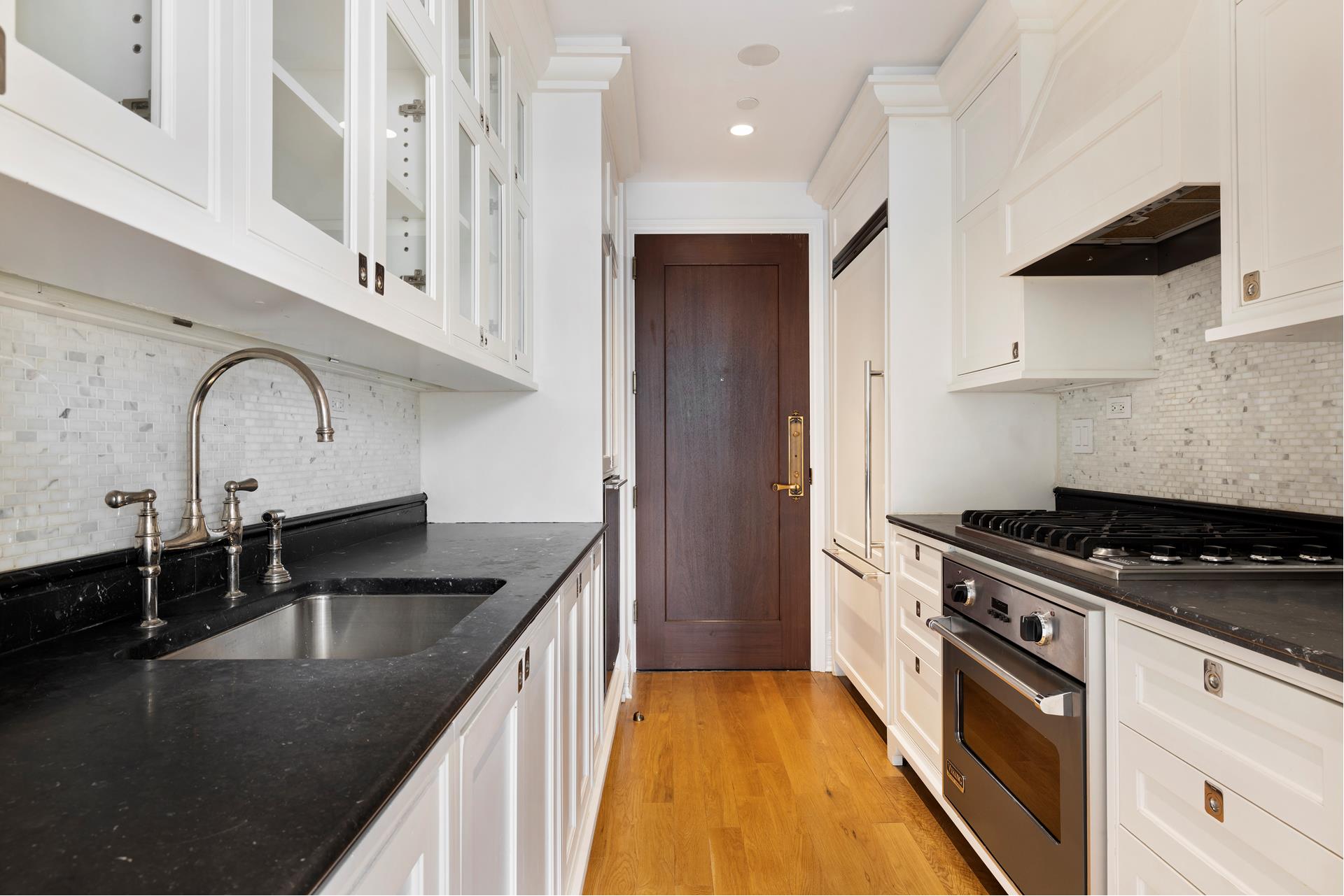 1 CENTRAL Park S PH11