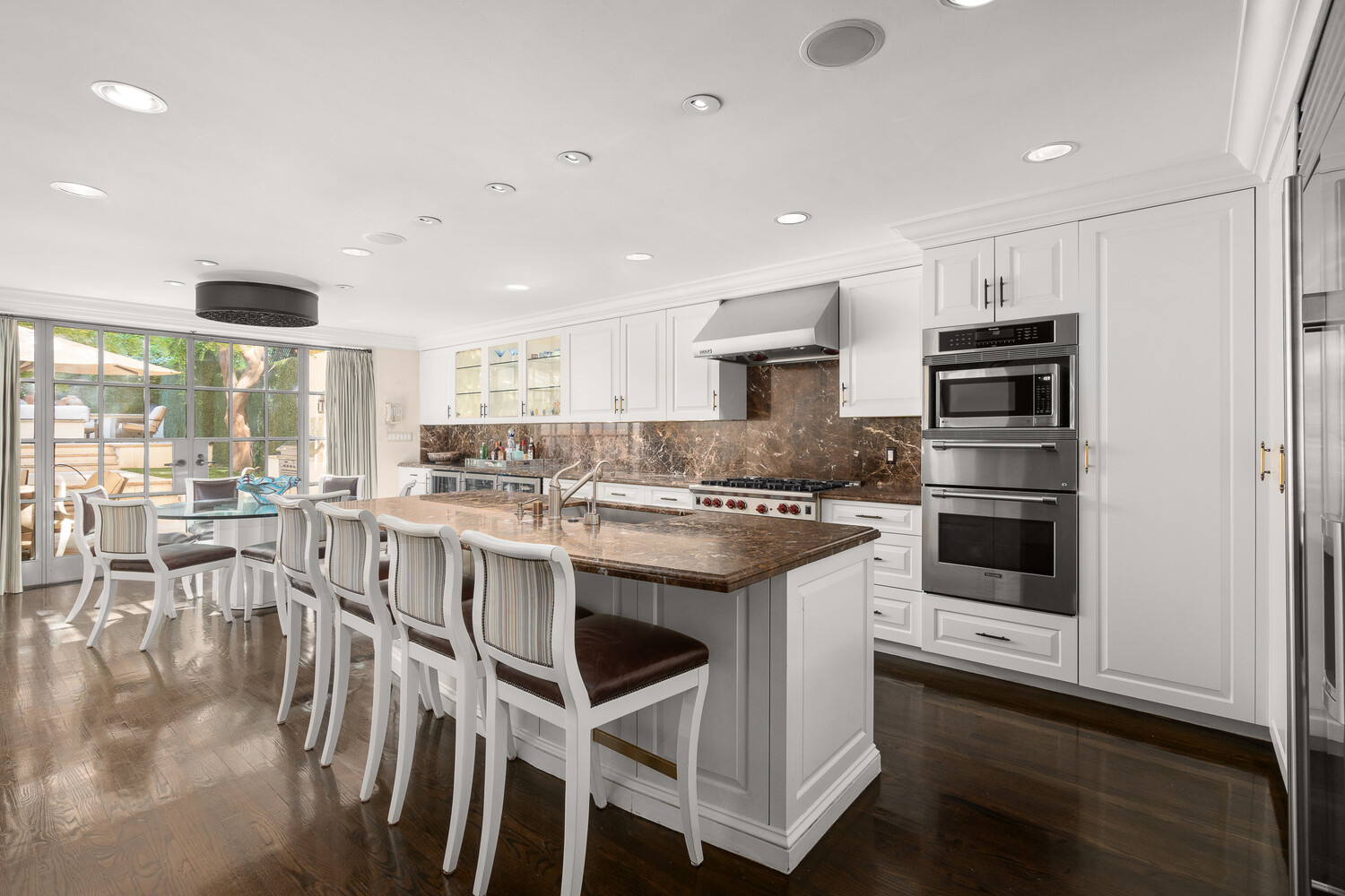518 E 89TH Street