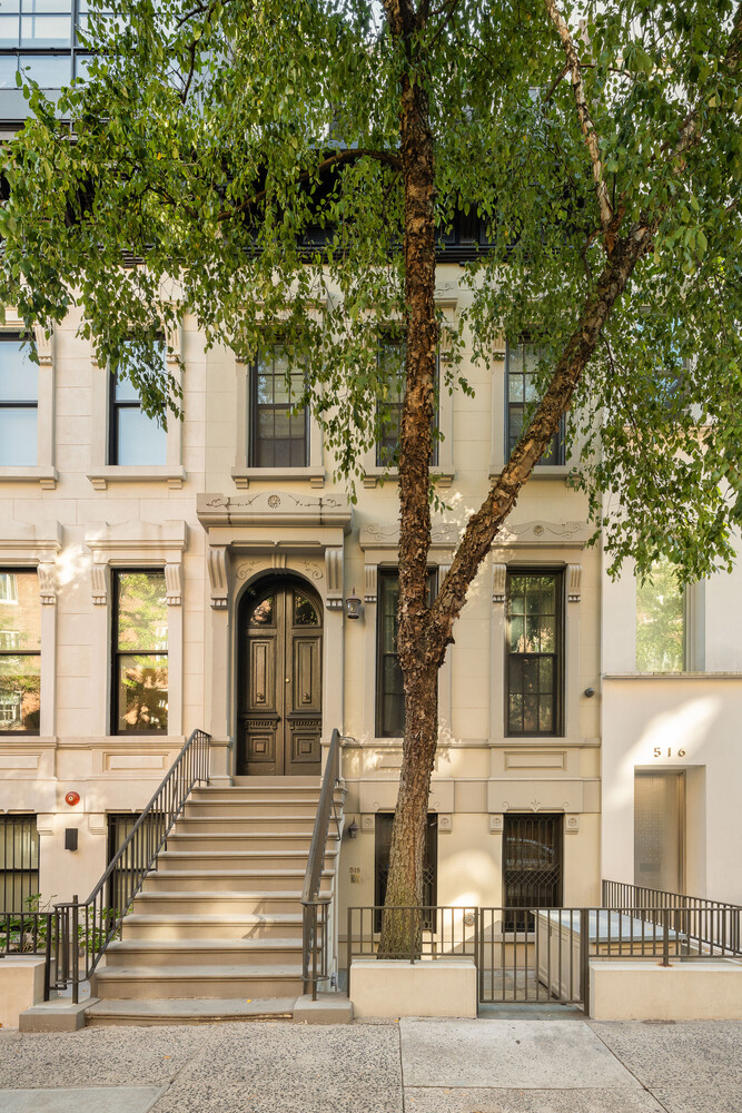 518 E 89TH Street