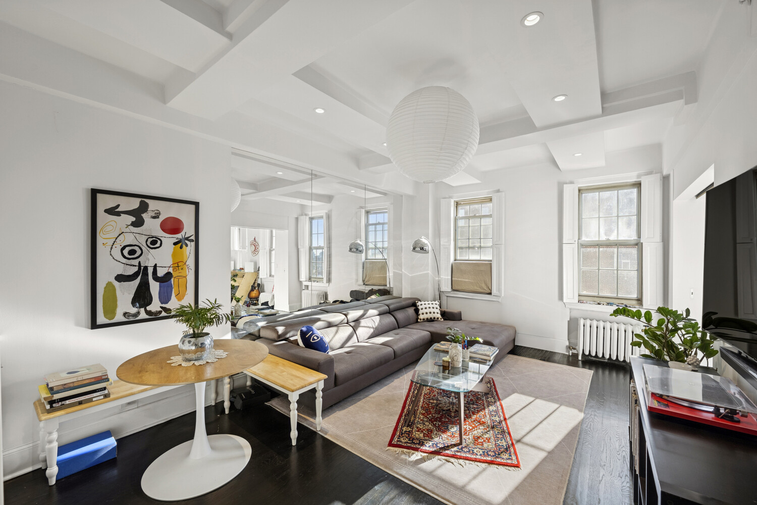24 5TH Avenue 1609