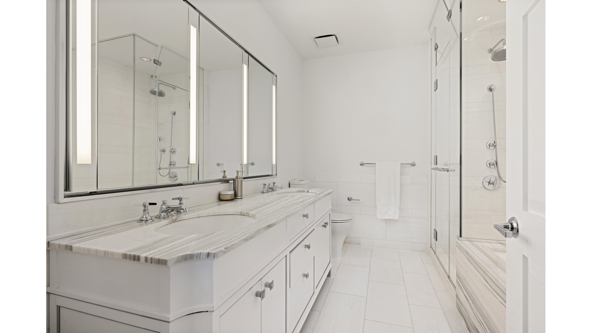 30 PARK Place 42C