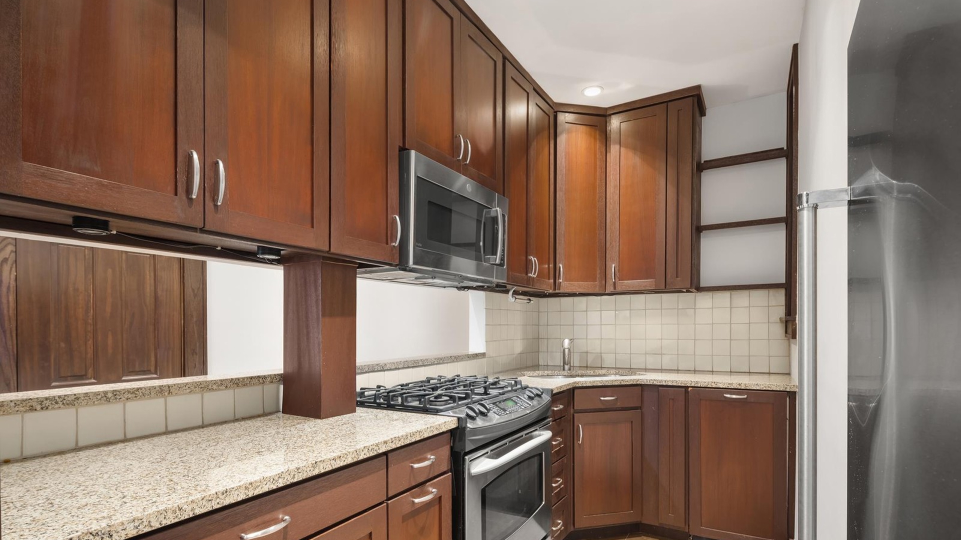 200 W 78TH Street 2D